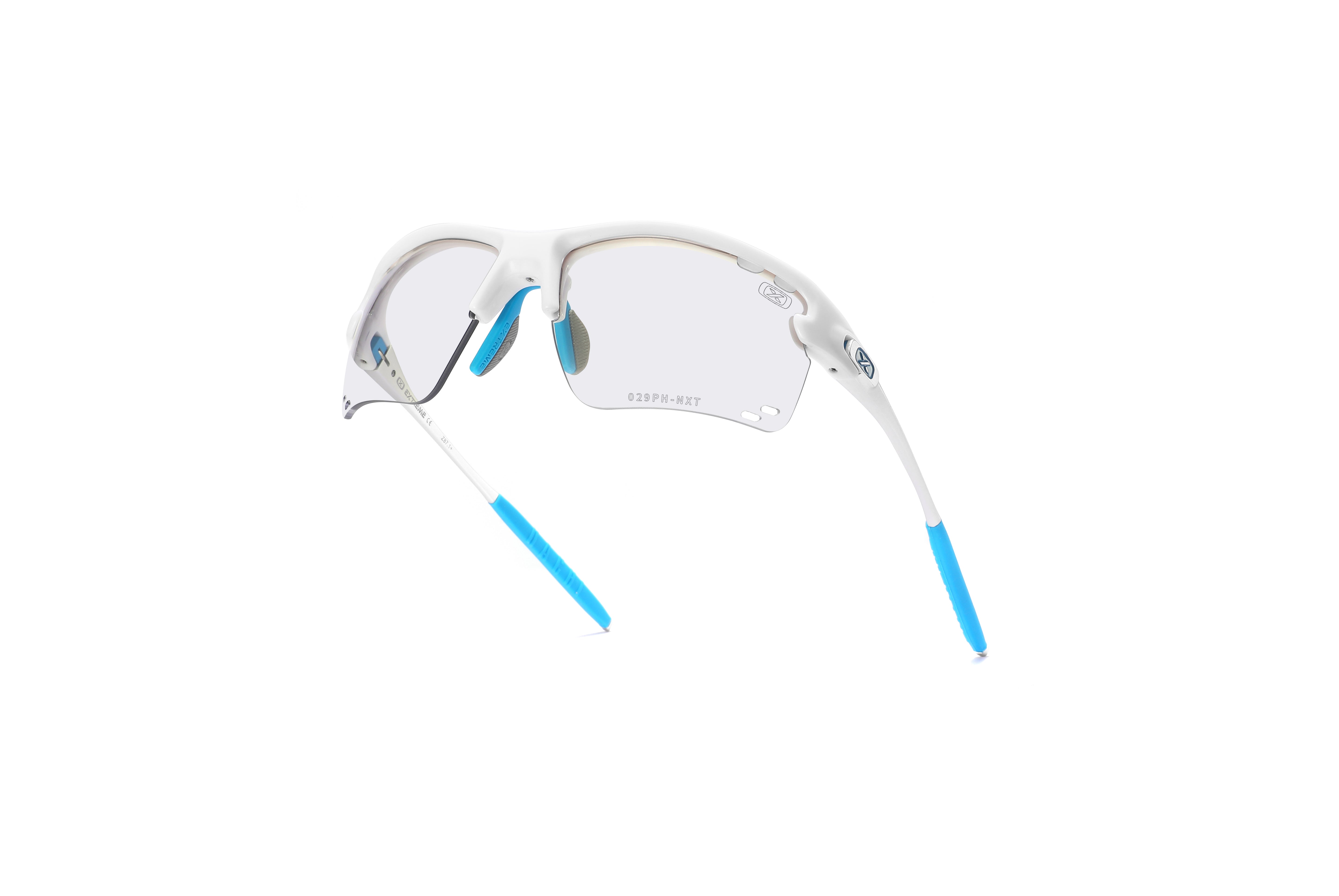 OACHI 6023 לבן מבריק עדשה מתכה בשמש